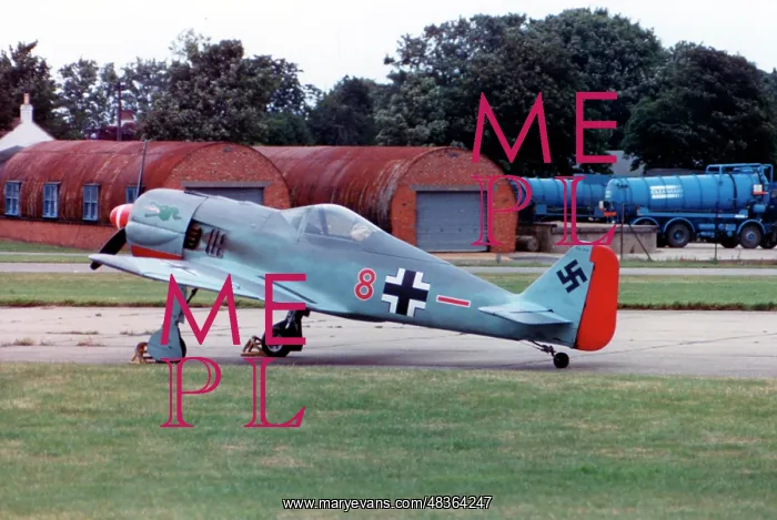 : W.A.R. Fw.190 Replica G-WULF : W.A.R. Fw.190 Replica G-WULF