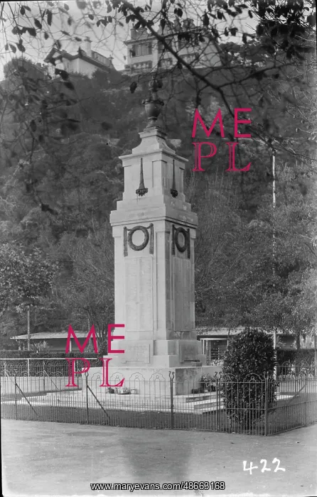: War Memorial : War Memorial