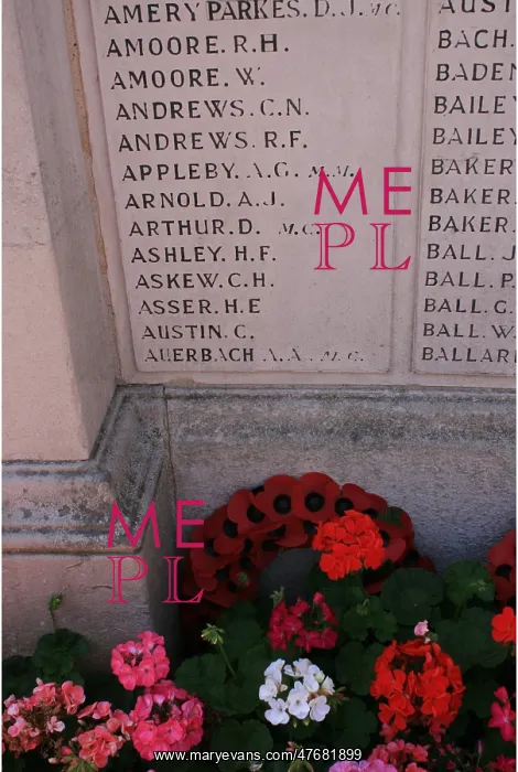 : War Memorial, Pitzhanger Manor, Ealing, West London : War Memorial, Pitzhanger Manor, Ealing, West London