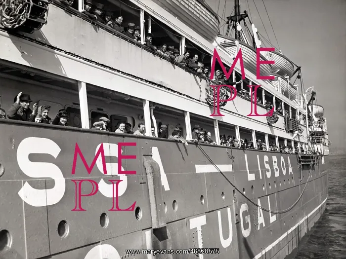 : war refugees - WW2 - passenger ship - NYC : war refugees - WW2 - passenger ship - NYC