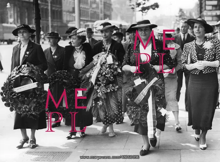 : War widows in London, 1937 : War widows in London, 1937