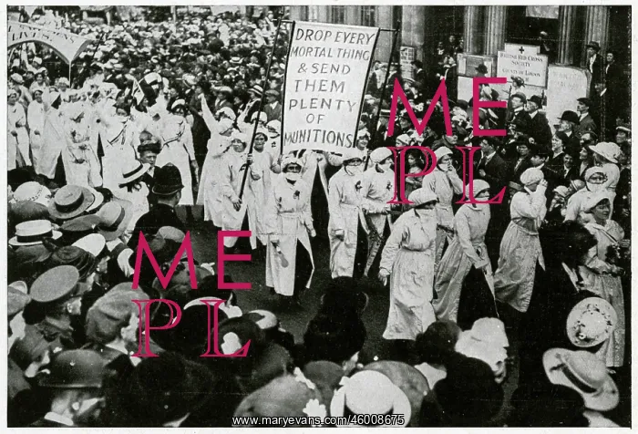 : War workers in the Women's Procession in London : War workers in the Women's Procession in London