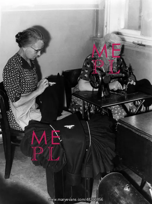 : War workshop of the National Socialist Women's League, 1944 : War workshop of the National Socialist Women's League, 1944