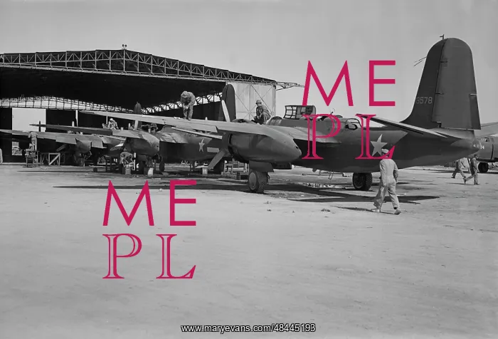 : Warplanes are given a final check before delivery : Warplanes are given a final check before delivery