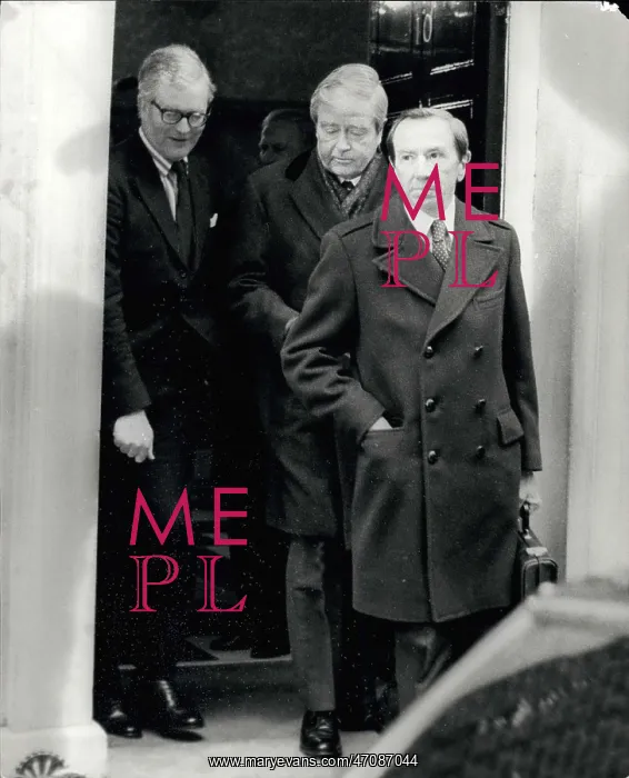 : Warren Christopher and Douglas Hurd, Downing Street : Warren Christopher and Douglas Hurd, Downing Street