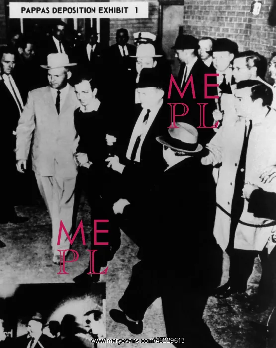 : Warren Commission Exhibit. Jack Ruby moving ? : Warren Commission Exhibit. Jack Ruby moving ?