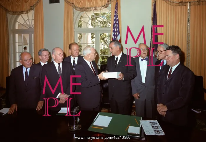 : The Warren Commission present their report ? : The Warren Commission present their report ?