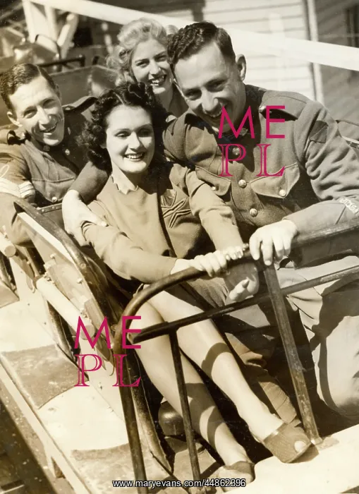 : WARTIME ROMANCES : WARTIME ROMANCES