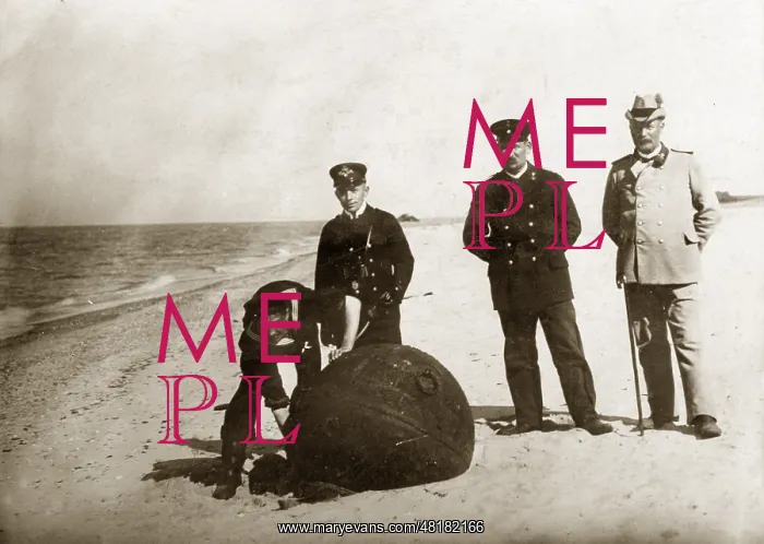 : Washed ashore Russian sea mine during the First World War, 1 : Washed ashore Russian sea mine during the First World War, 1