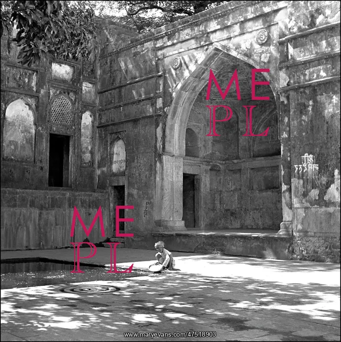 : Washing in a deserted Palace pool : Washing in a deserted Palace pool