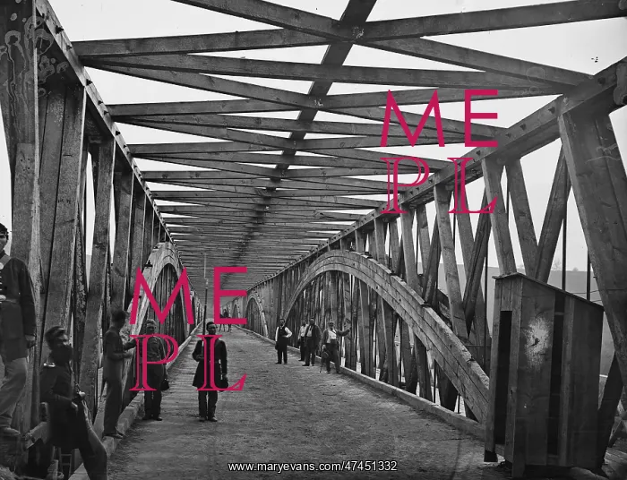 : Washington, DC View across Chain Bridge over the Potomac : Washington, DC View across Chain Bridge over the Potomac
