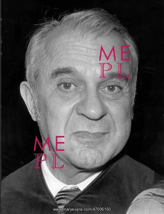  : Wassily Leontiff