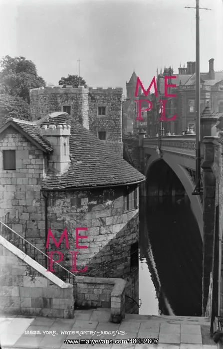 : Watergate in York : Watergate in York