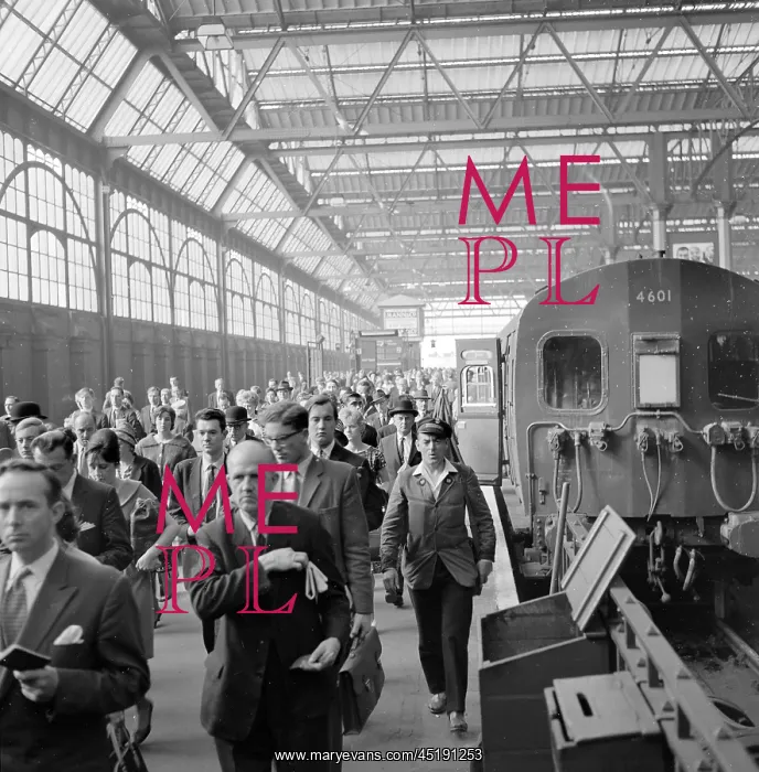 : Waterloo Station, London : Waterloo Station, London
