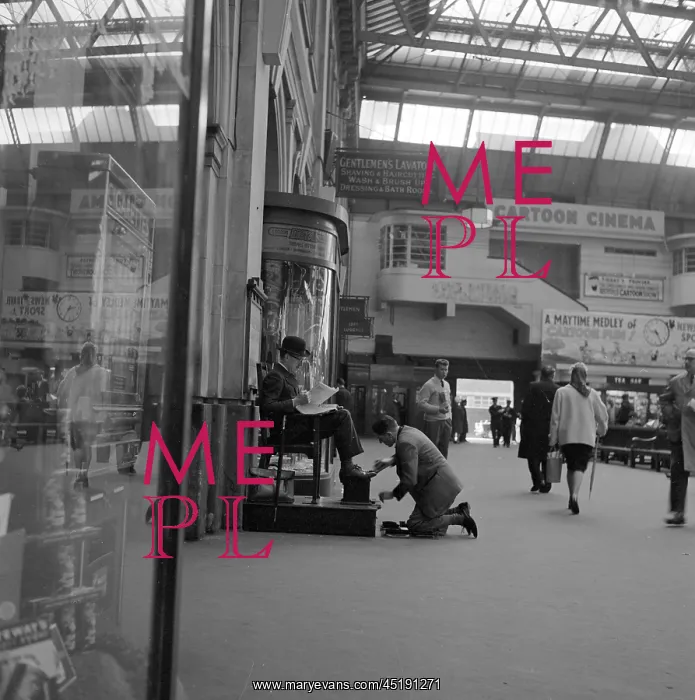 : Waterloo Station, London : Waterloo Station, London