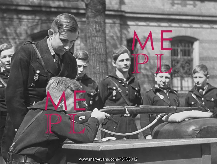 : Weapons training of the Hitler Youth : Weapons training of the Hitler Youth