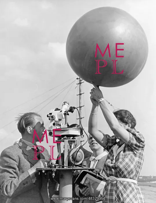 : The Weather Station Berlin-Tempelhof, 1938 : The Weather Station Berlin-Tempelhof, 1938