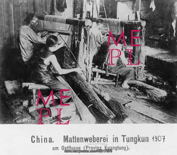 : Weaving of mats in China, 1907 : Weaving of mats in China, 1907