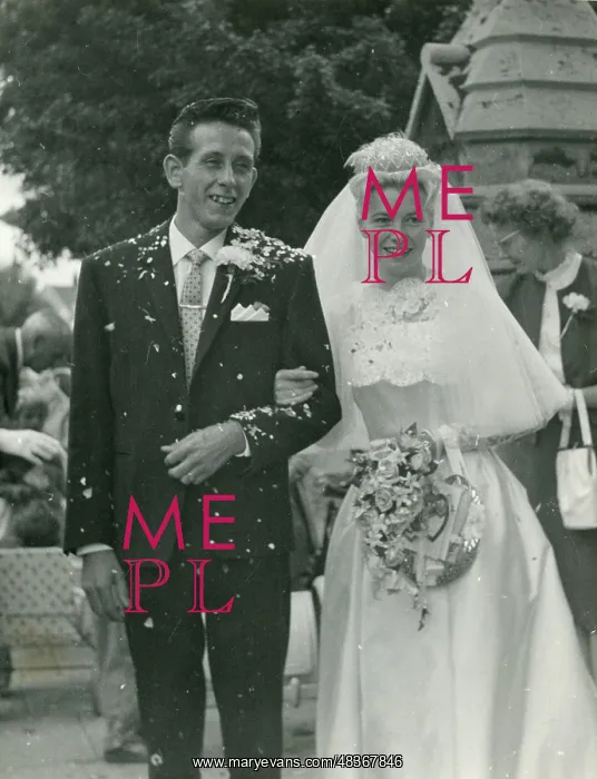 : WEDDING COUPLE 1960S : WEDDING COUPLE 1960S