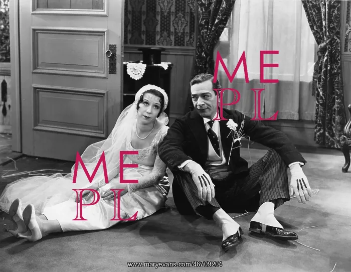 : Wedding couple sitting on floor : Wedding couple sitting on floor