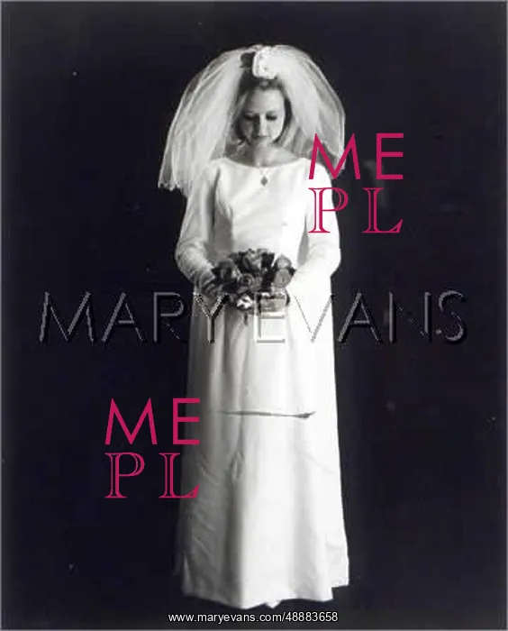  : WEDDING DRESS 1960S