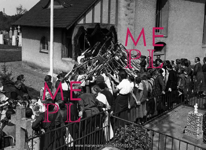 : Wedding in the FAD, early 1930s : Wedding in the FAD, early 1930s