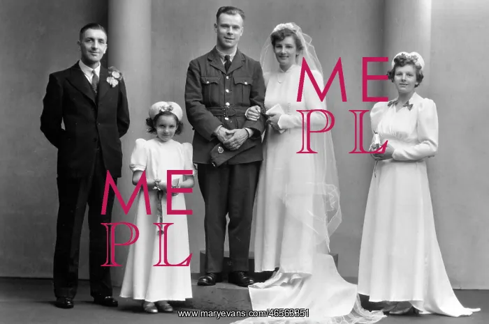 : Wedding group photograph : Wedding group photograph