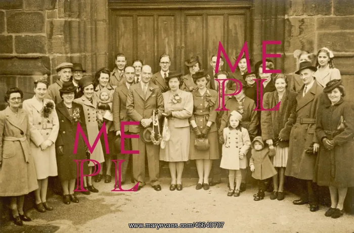  : WEDDING PHOTO / 1940S