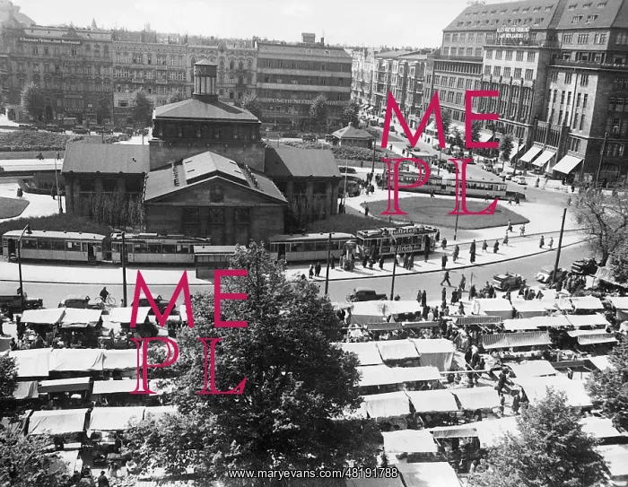 : Weekly market in Wittenbergplatz, 1938 : Weekly market in Wittenbergplatz, 1938