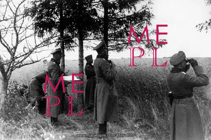 : Wehrmacht general on an artillery command post, 1941 : Wehrmacht general on an artillery command post, 1941