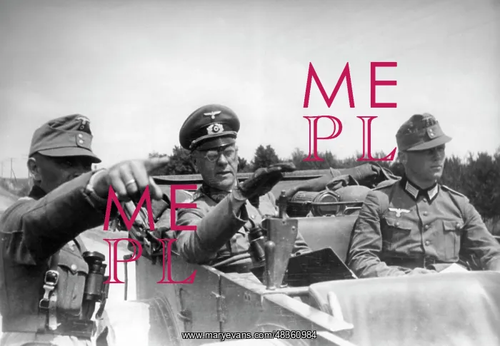  : Wehrmacht general at a mobile command post