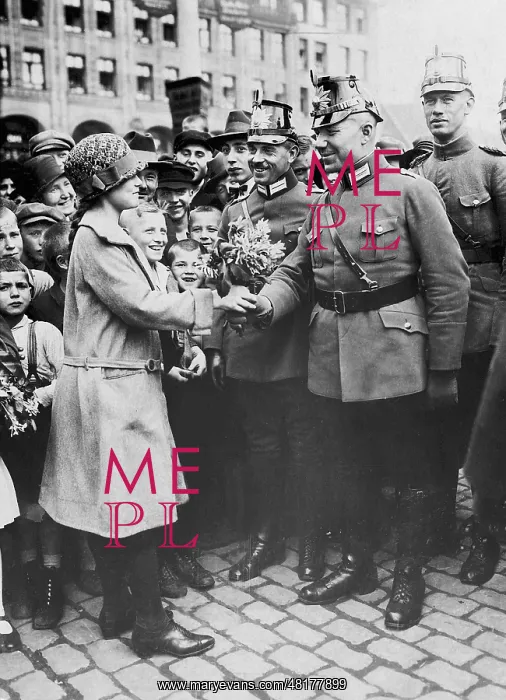 : Welcome of the constables by the population of Essen, 1925 : Welcome of the constables by the population of Essen, 1925