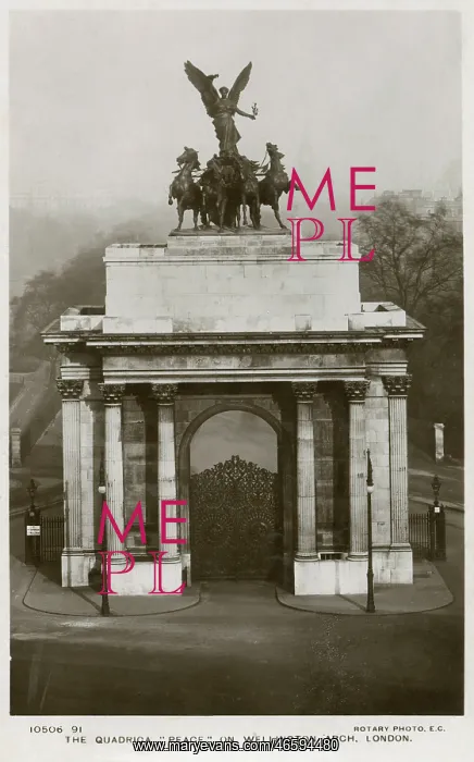 : The Wellington Arch - Hyde Park Corner, London : The Wellington Arch - Hyde Park Corner, London