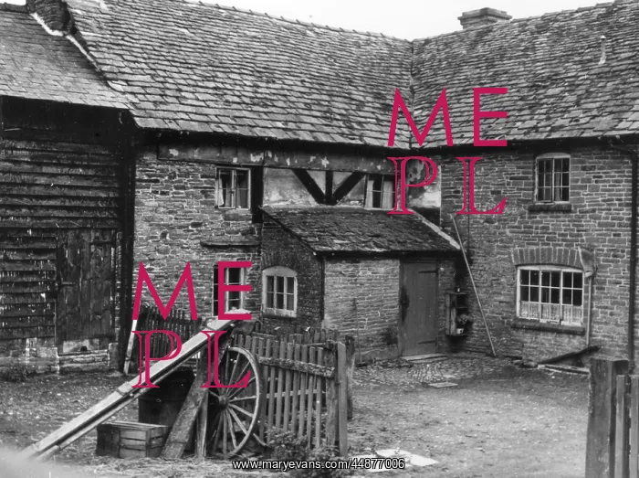 : WELSH FARMHOUSE : WELSH FARMHOUSE