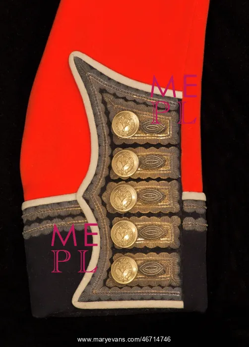: Welsh Guards tunic, c1900-50 : Welsh Guards tunic, c1900-50