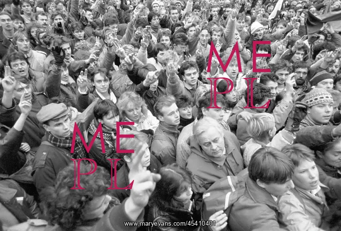 : Wenceslas Square - demonstration - protest : Wenceslas Square - demonstration - protest