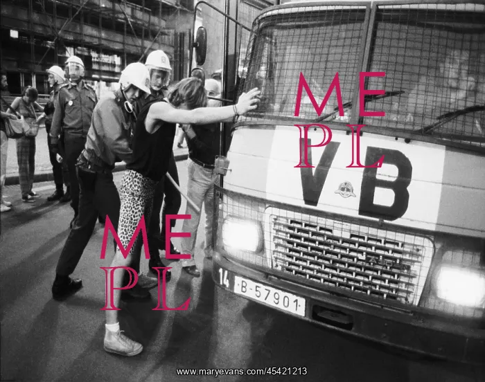 : Wenceslas Square - demonstration - protest - police : Wenceslas Square - demonstration - protest - police