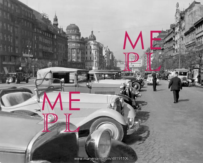 : Wenceslas Square in Prague, 1936 : Wenceslas Square in Prague, 1936