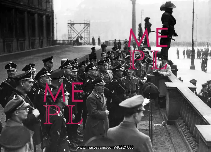 : Werner Waechter at a propaganda march to the Reichstag e : Werner Waechter at a propaganda march to the Reichstag e