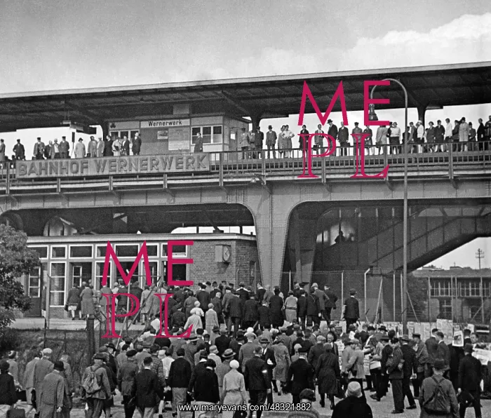 : Wernerwerk station in Berlin, 1930 : Wernerwerk station in Berlin, 1930