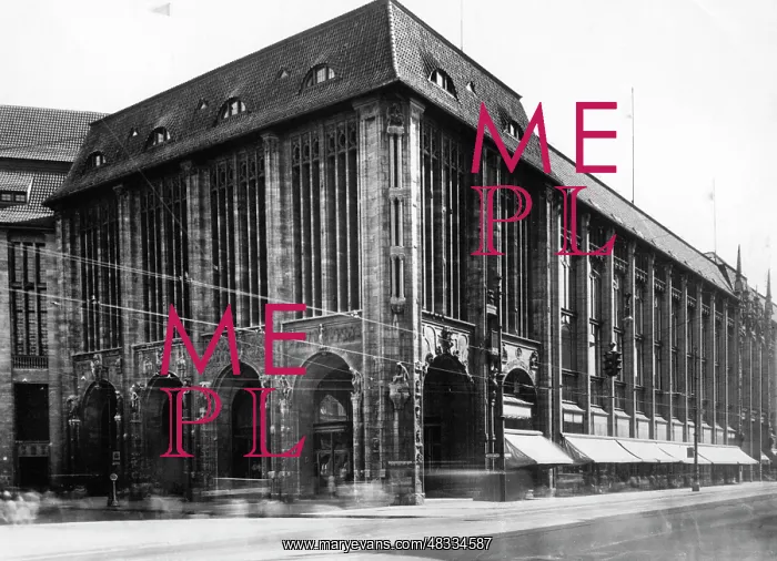 : The Wertheim department store, 1932 : The Wertheim department store, 1932