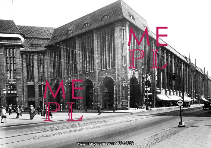 : Wertheim department store in Berlin, 1932 : Wertheim department store in Berlin, 1932