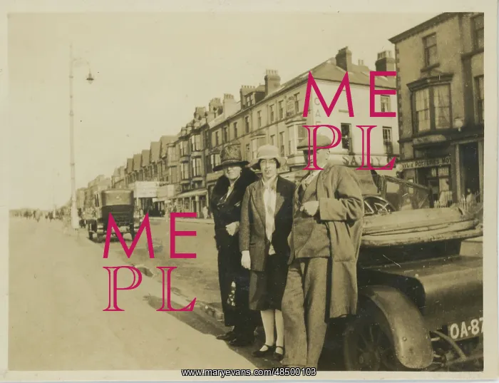  : West Parade