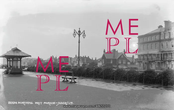 : West Parade in Worthing : West Parade in Worthing