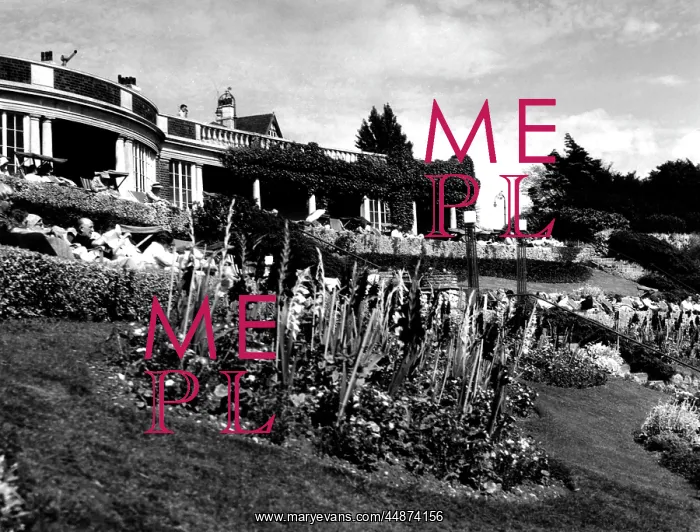 : WESTCLIFF GARDENS : WESTCLIFF GARDENS