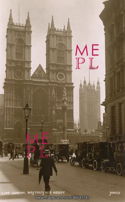 : Westminster Abbey, London - Queue of Taxi cabs : Westminster Abbey, London - Queue of Taxi cabs