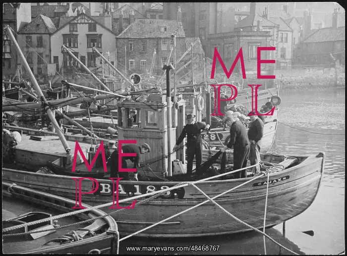 : WHITBY FISHERMEN : WHITBY FISHERMEN