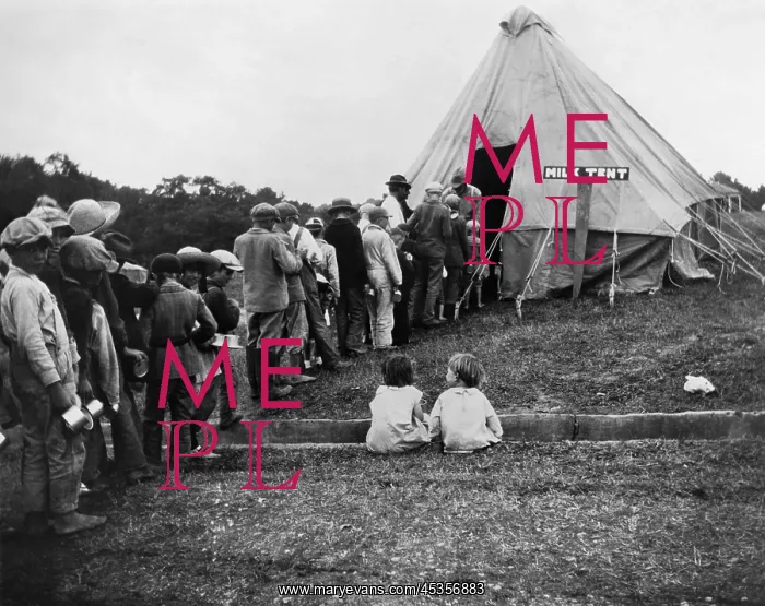 : White children in line for milk during the 1927 : White children in line for milk during the 1927