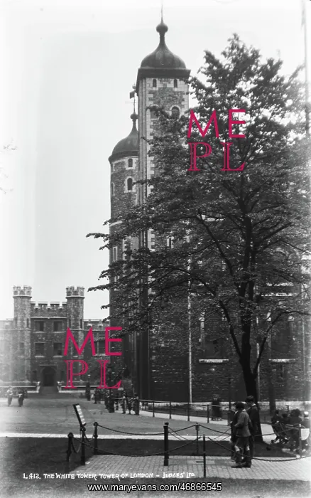 : The White Tower of London : The White Tower of London