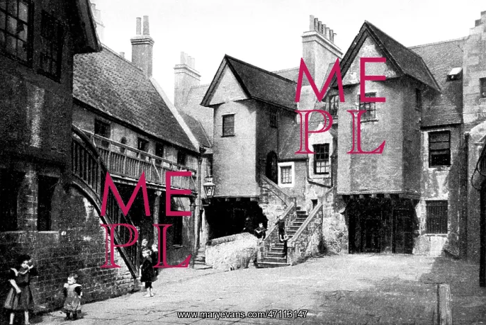  : Whitehorse Close, Edinburgh early 1900's